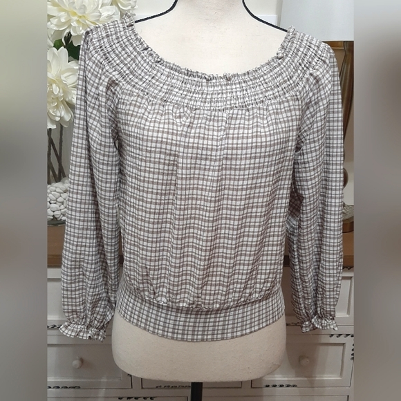 Willow & Root Off The Shoulder Gingham Top With Back Tie - Picture 6 of 11